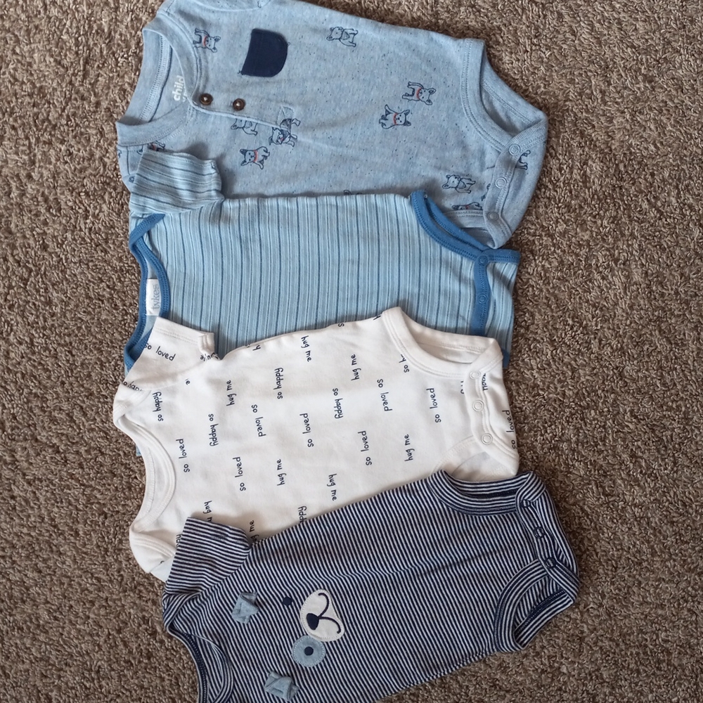 4 carter's 0-3 month Onesies
